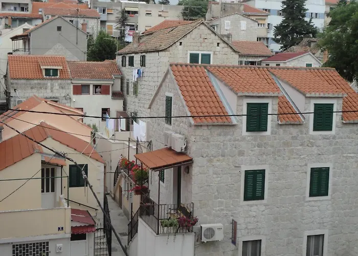 Apartment Port View-5 Min From Center Split