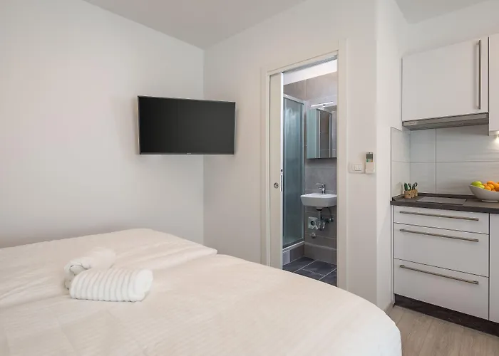 Luxury Studios & Rooms Seven Split