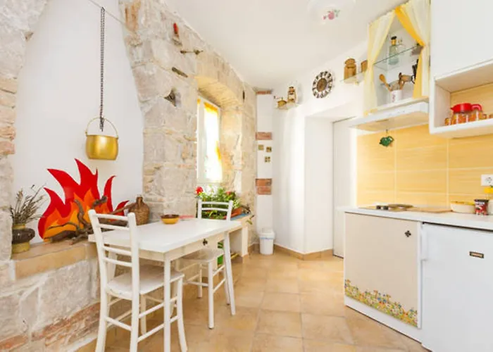 Studio Apartment Sretna Split