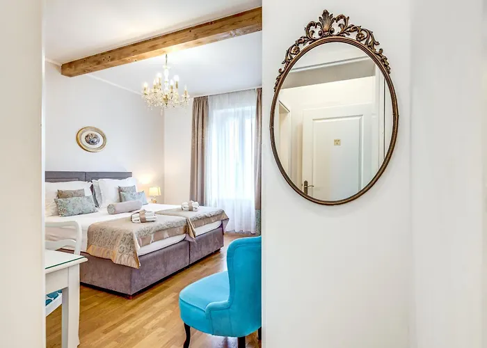 Le Monde - Vintage Accommodation Split