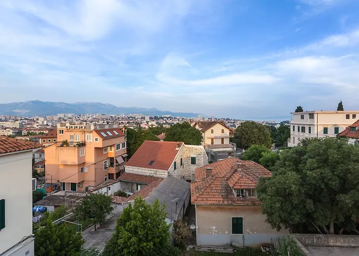 Apartment View Split
