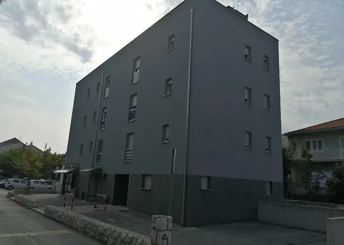 Boutique Apartment Mel Split